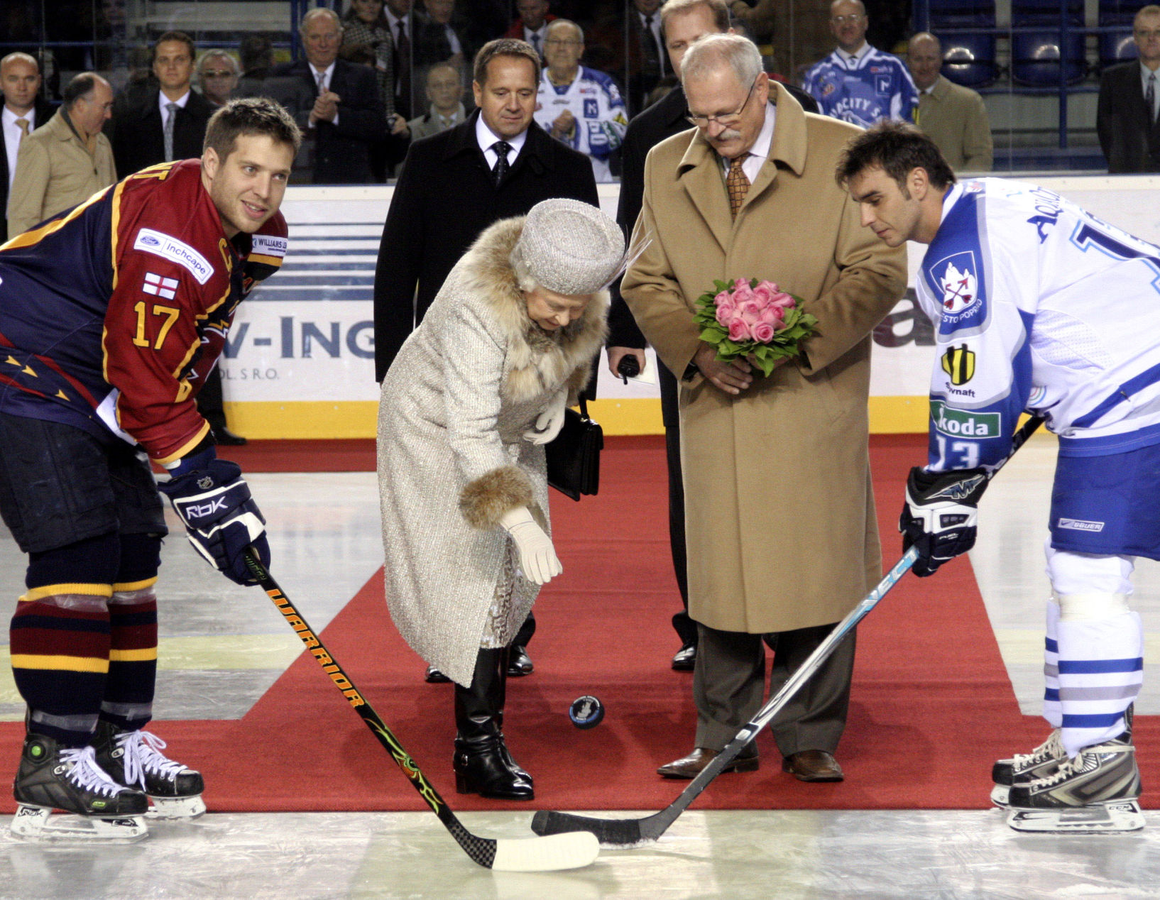 2008: Elizabeth II, Ivan Gasparovic